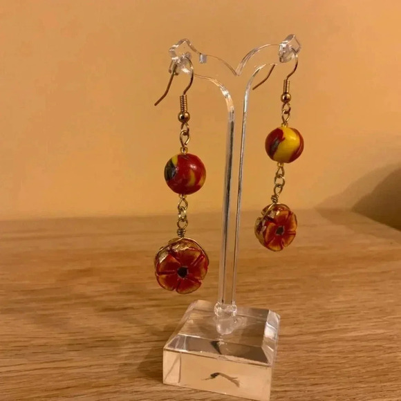 KVITKA CREATIONS Handmade Beaded Red Flower Earrings - Picture 4 of 13